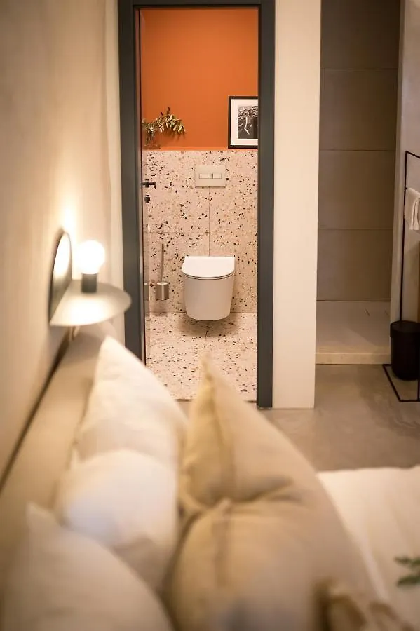 Kushin Rooms Split